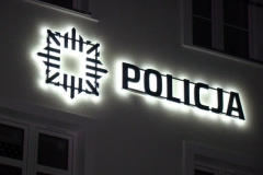 Logotyp przestrzenny 3D LED podświetlany efekt HALO. PCV 20 mm malowany natryskowo. Policja w Lubaniu Śląskim