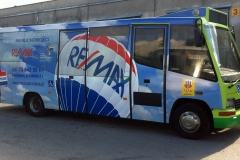 Oklejanie reklamą autobusu komunikacji miejskiej MZK w Bolesławcu